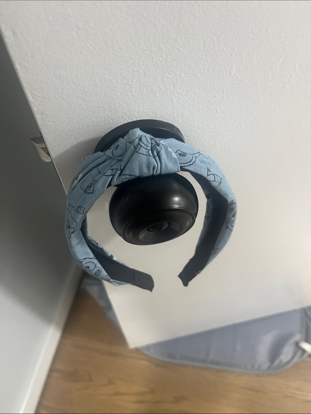 Light Blue Knotted Bluey Headband with Subtle Line Print